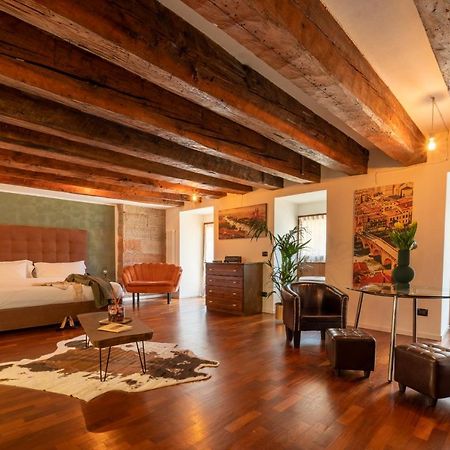 Aurelia Luxury - Piazza Delle Erbe Hotel Verona Luaran gambar