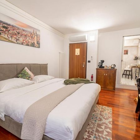 Aurelia Luxury - Piazza Delle Erbe Hotel Verona Luaran gambar