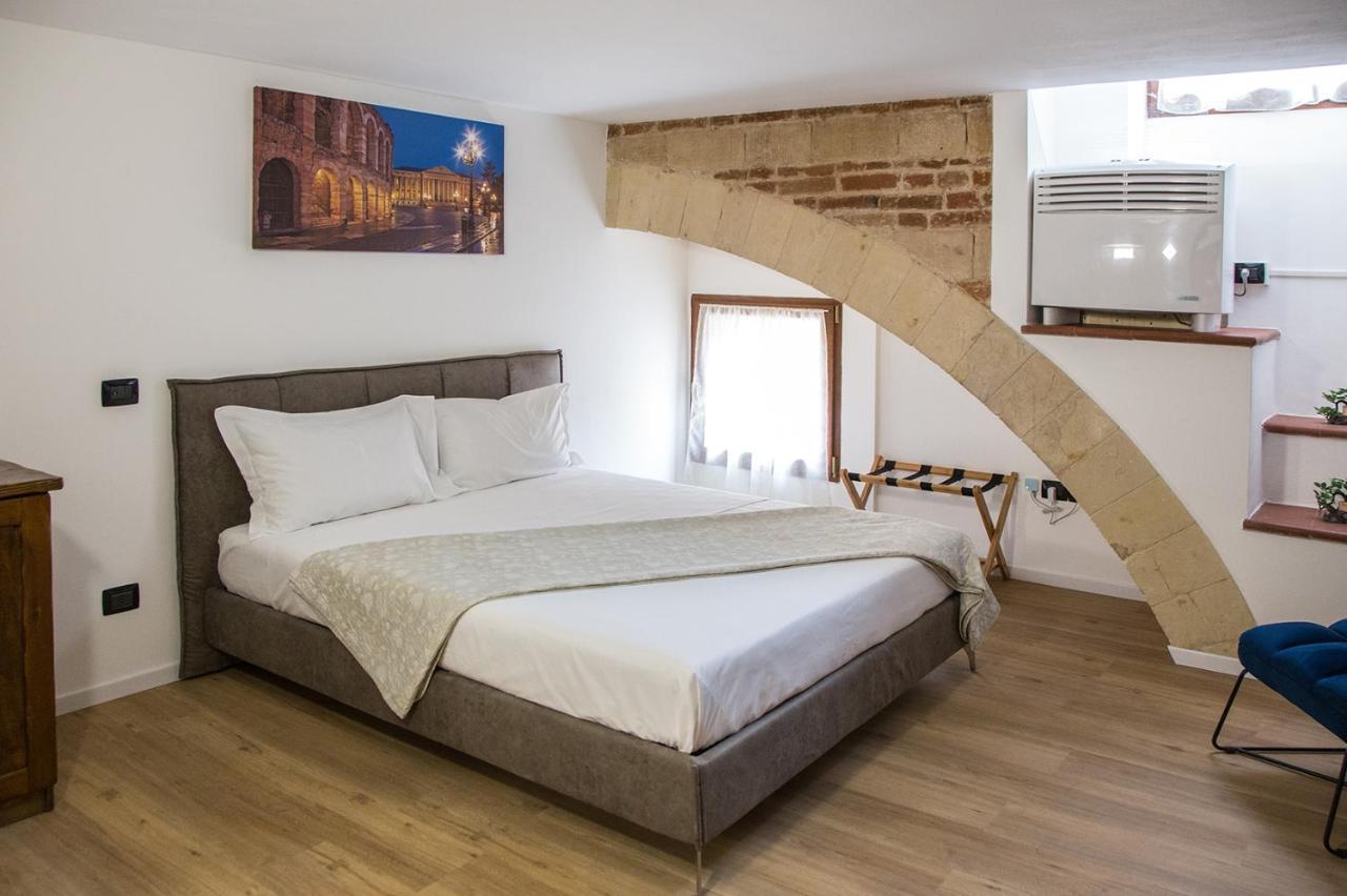 Aurelia Luxury - Piazza Delle Erbe Hotel Verona Luaran gambar