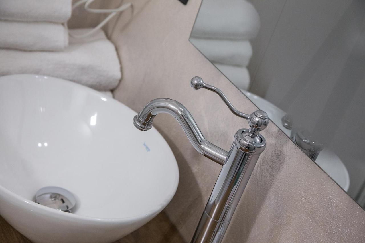 Aurelia Luxury - Piazza Delle Erbe Hotel Verona Luaran gambar