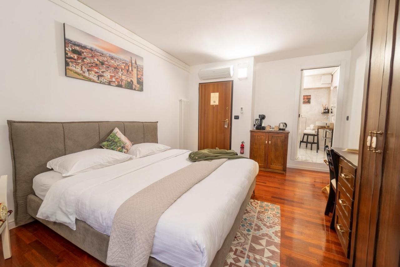 Aurelia Luxury - Piazza Delle Erbe Hotel Verona Luaran gambar