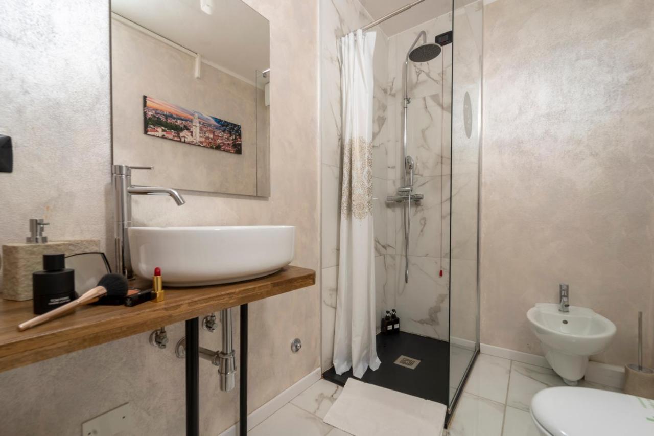 Aurelia Luxury - Piazza Delle Erbe Hotel Verona Luaran gambar