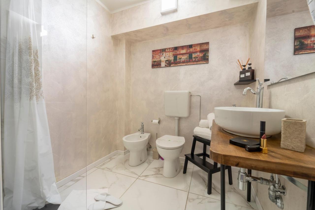 Aurelia Luxury - Piazza Delle Erbe Hotel Verona Luaran gambar